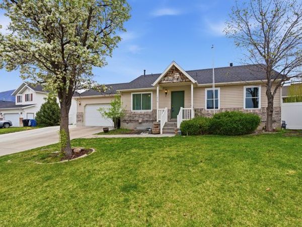 1216 E LOAFER VIEW DR, Payson, UT 84651