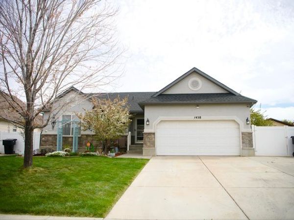 1458 N 2400 W, Clinton, UT 84015