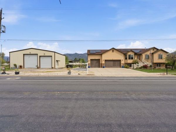 445 S SUNSET DR W, Kaysville, UT 84037