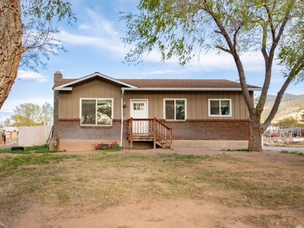 4766 N MULE TRAIN DR , Enoch, UT 84721