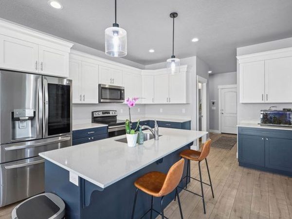 586 N HILL VIEW DR, Saratoga Springs, UT 84045