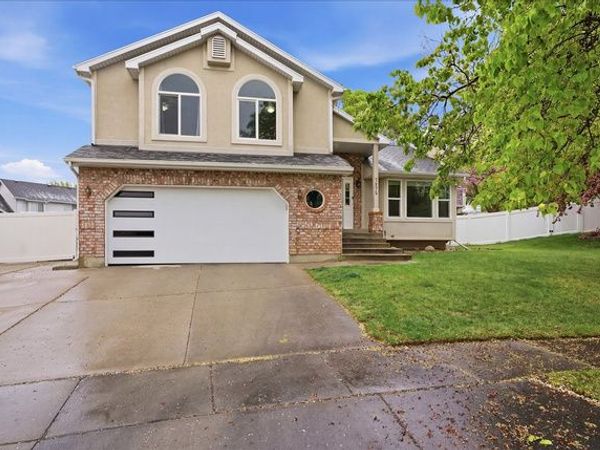 7975 S SHOWCASE LN , Sandy, UT 84094