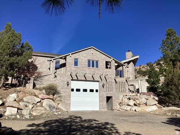 9 RED CLIFF CIR , Unit 17, Manila, UT 84046