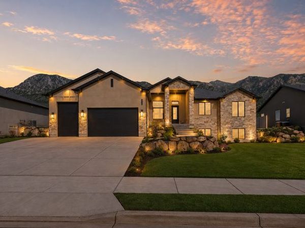 656 E MOUNTAIN RD N, North Ogden, UT 84414