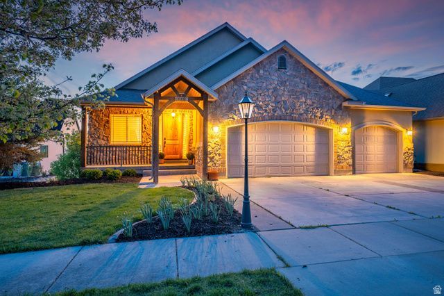 10207 N Bayhill Dr , Cedar Hills, UT 84062 Main Photo