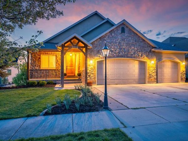 10207 N BAYHILL DR , Cedar Hills, UT 84062