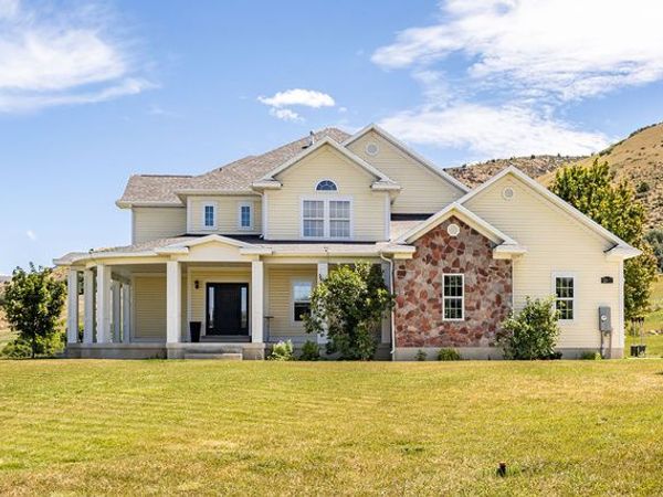 2307 MAPLE LEAF DR, Cove, UT 84320