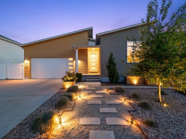 516 E FARMER ALUMNI DR, South Salt Lake, UT 84106