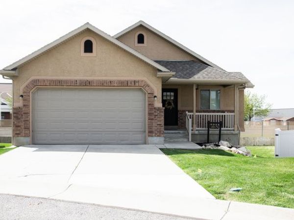 1013 W 3000 N, Pleasant View, UT 84414