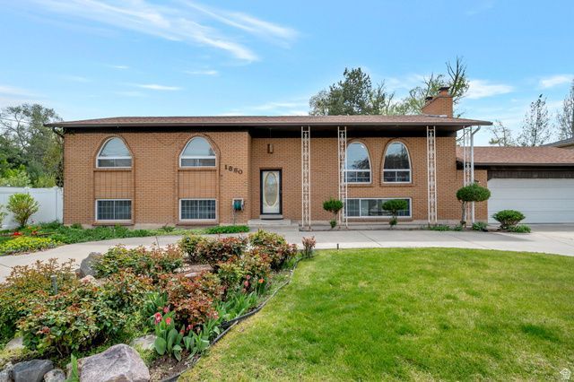 1860 E Spring Ln S, Holladay, UT 84117 Main Photo