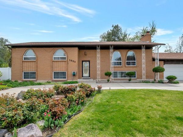 1860 E SPRING LN S, Holladay, UT 84117