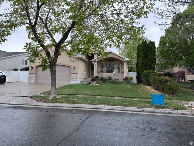 5754 S Crest Flower Way W, Kearns, UT 84118 Main Photo
