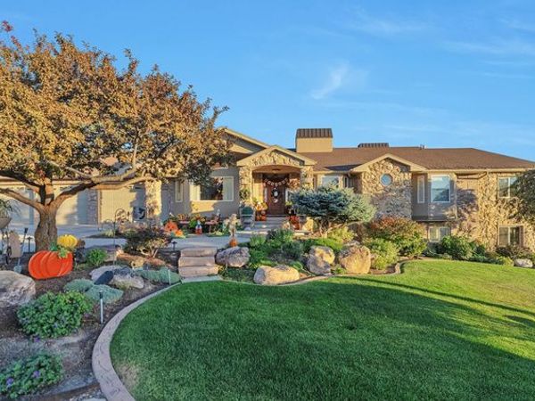 1040 E CANYON RD , Hyde Park, UT 84318