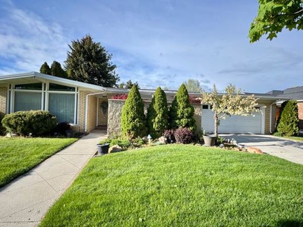 159 E MAIN ST, Hyrum, UT 84319