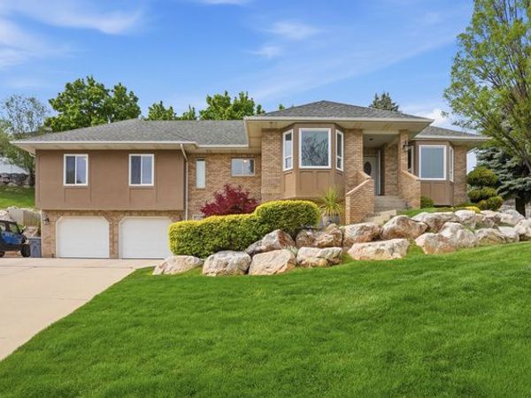 1052 E 5900 S, South Ogden, UT 84405
