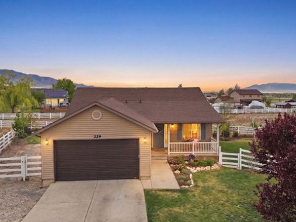229 ALEXANDER CT , Grantsville, UT 84029