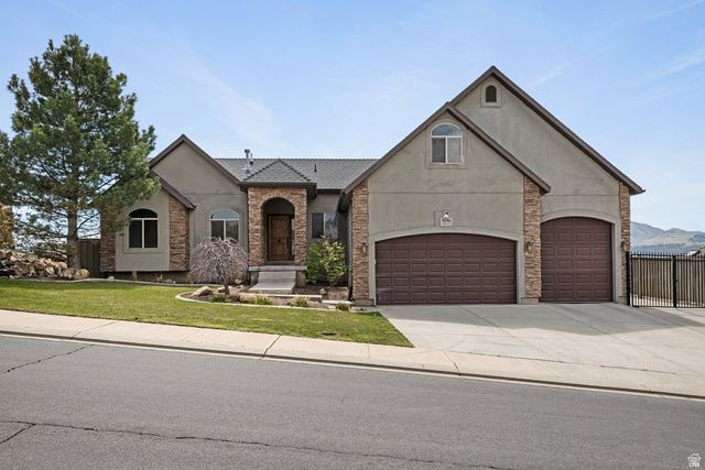 9096 N Clubhouse Ln W, Eagle Mountain, UT 84005 Main Photo