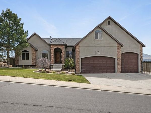 9096 N CLUBHOUSE LN W, Eagle Mountain, UT 84005