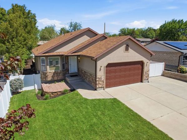 90 W COTTAGE AVE, Sandy, UT 84070
