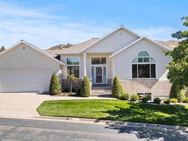 275 S EAGLE WAY, North Salt Lake, UT 84054
