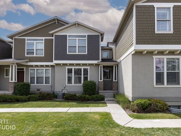 1281 S MOUNTAIN CREST DRIVE DR, Woods Cross, UT 84087