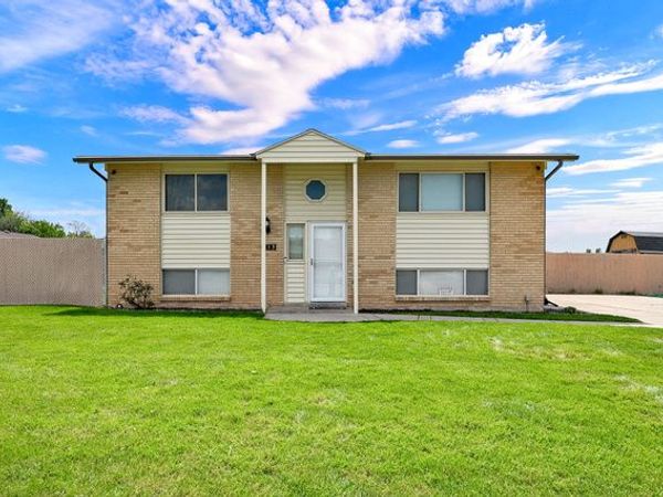 713 W 2200 N, Clinton, UT 84015
