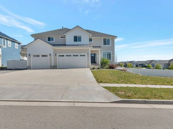 484 E 200 N, Millville, UT 84326