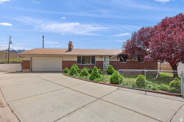 1345 S Valhalla Dr E, Clearfield, UT 84015 Main Photo