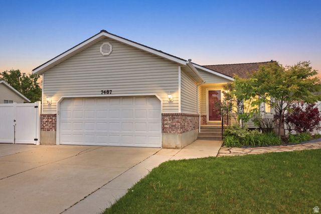 7487 W Olive Brook Dr S, Magna, UT 84044 Main Photo