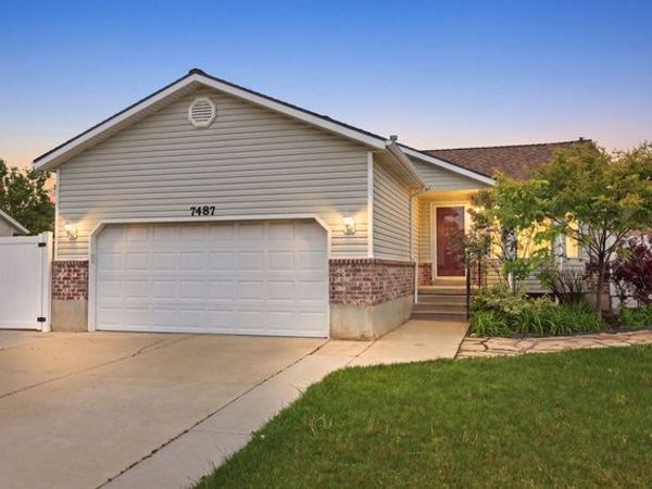 7487 W OLIVE BROOK DR S, Magna, UT 84044