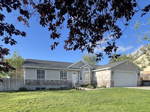 1317 E KNOLLWOOD DR , Sandy, UT 84092