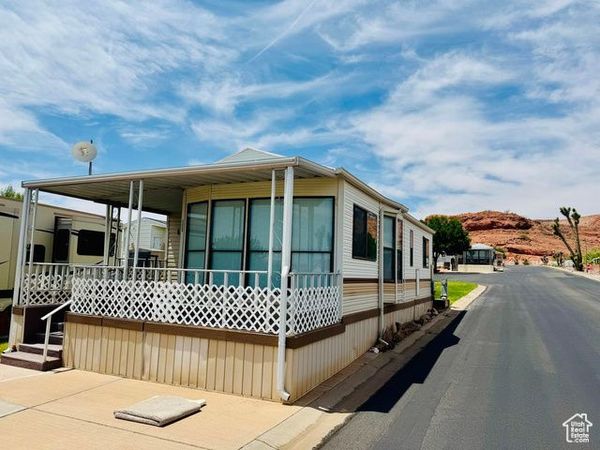 1150 W RED HILLS PKWY , Unit 122, Washington, UT 84780