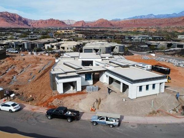 2874 W INDIAN PEAKS CIR , St. George, UT 84770