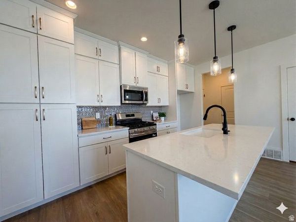 6893 W GRAVEL CROSS WAY S, Unit 290, West Jordan, UT 84081