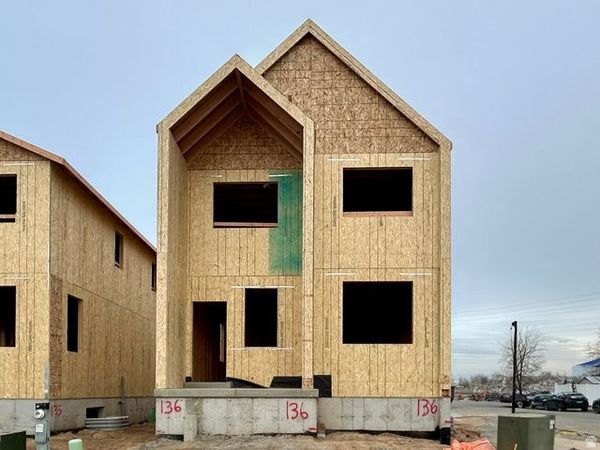 906 W 1600 S, Unit 136, Clearfield, UT 84015