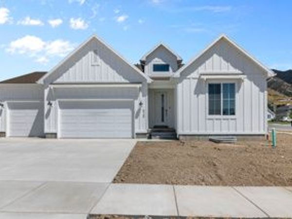 626 S 125 E, Hyde Park, UT 84318