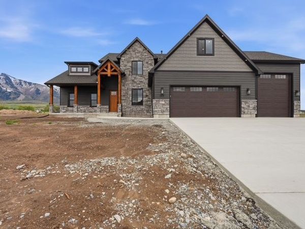 2970 N MAHOGONY VALLEY RD , North Logan, UT 84341