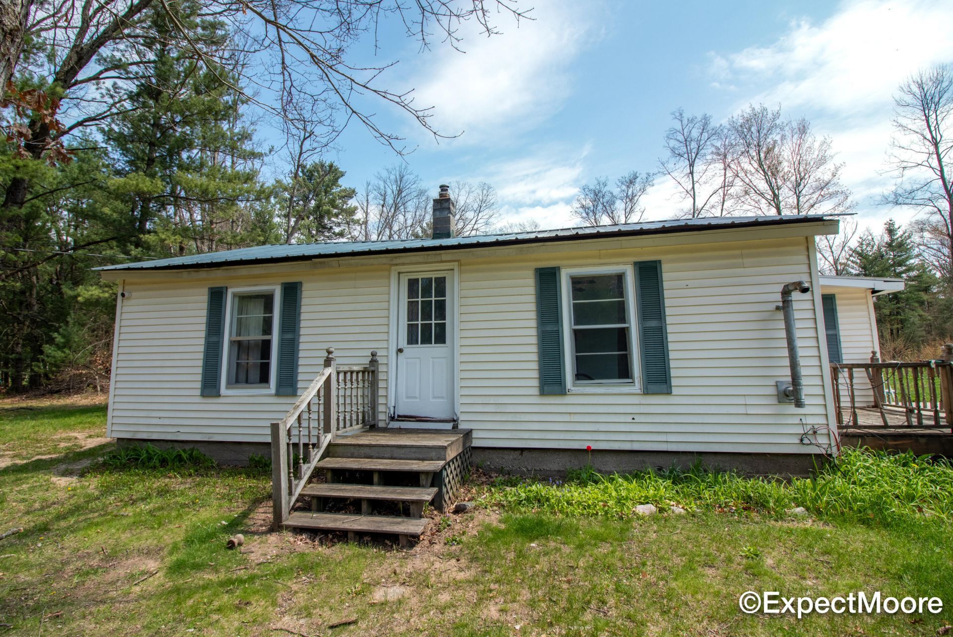 7890 N Maple Hill Road, Howard City, MI 49329 Main Photo