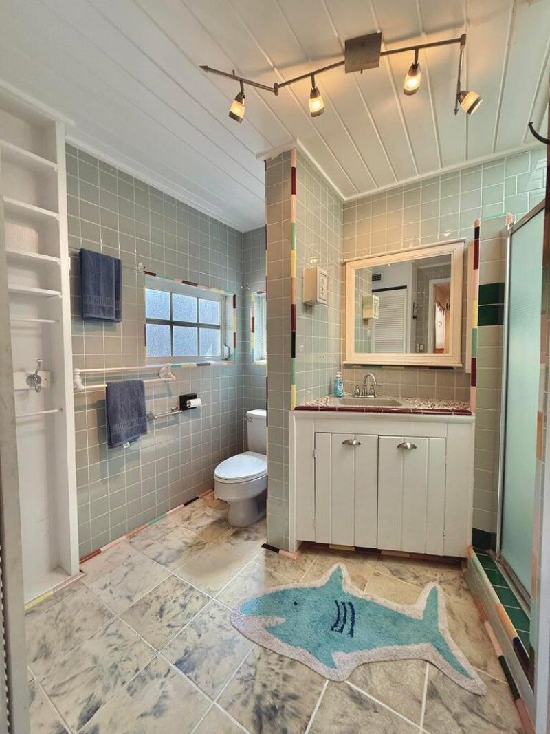 111 N Bay Harbor Drive, Key Largo, FL 33037 Photo