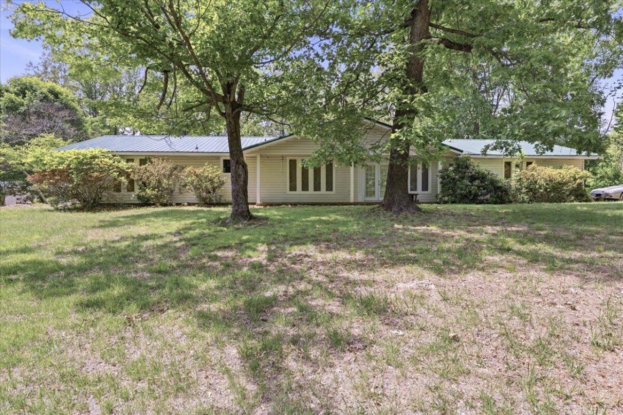 306 Willowridge Dr, Thaxton, VA 24174 Main Photo