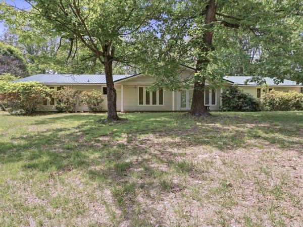 306 Willowridge DR, Thaxton, VA 24174