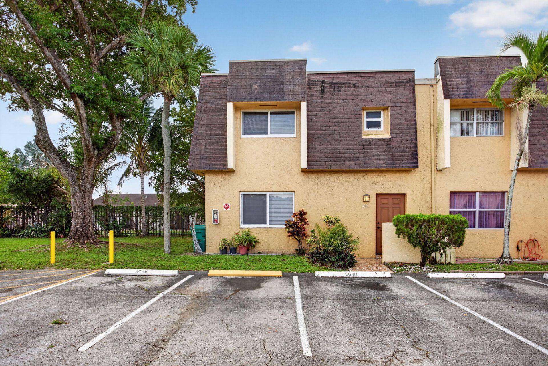 5646 Blueberry Court, Unit 23, Lauderhill, FL 33313 Photo