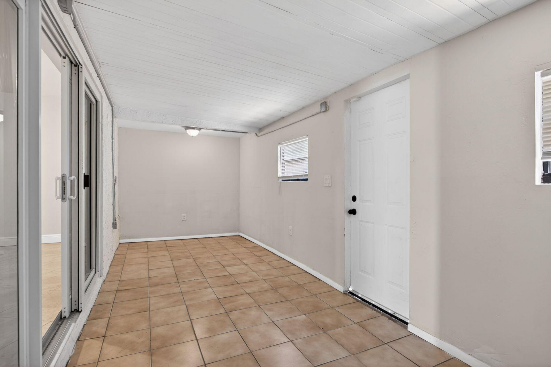 5646 Blueberry Court, Unit 23, Lauderhill, FL 33313 Photo