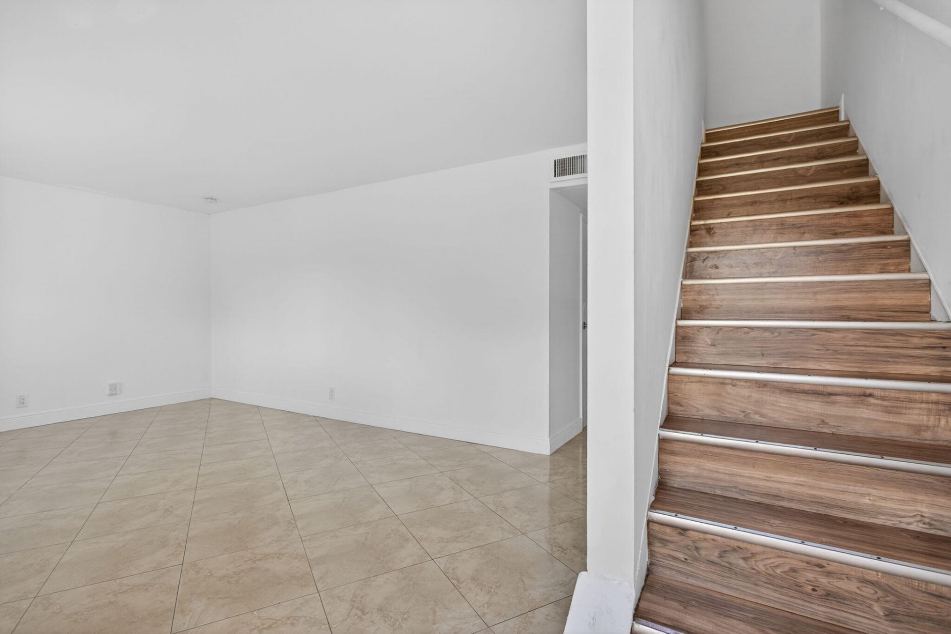 5646 Blueberry Court, Unit 23, Lauderhill, FL 33313 Photo