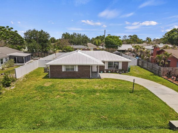 1609 SE Clearmont Street, Port St. Lucie, FL 34983
