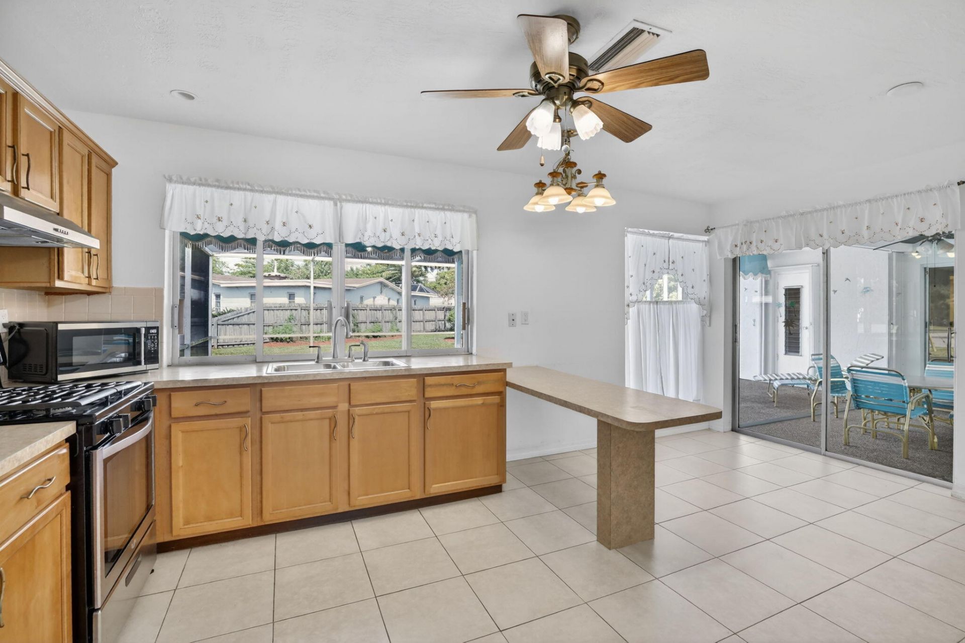 2205 NW 72nd Avenue, Sunrise, FL 33313 Photo