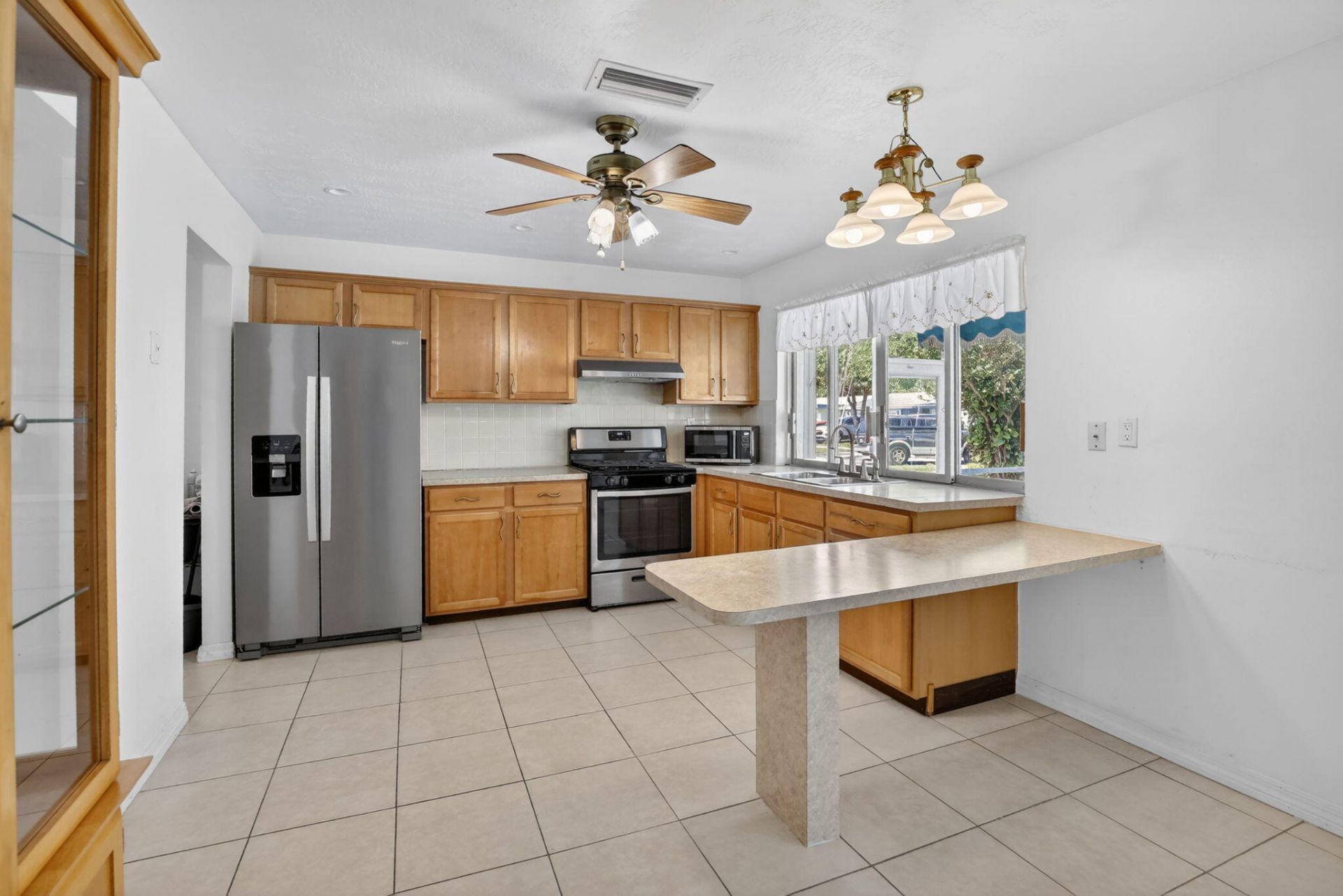 2205 NW 72nd Avenue, Sunrise, FL 33313 Photo