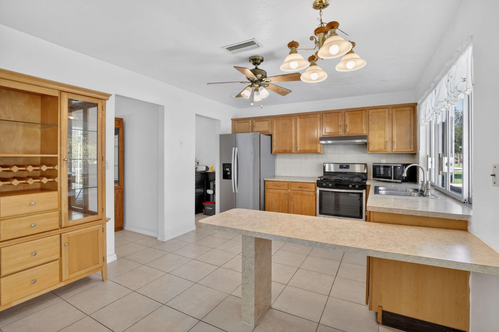 2205 NW 72nd Avenue, Sunrise, FL 33313 Photo