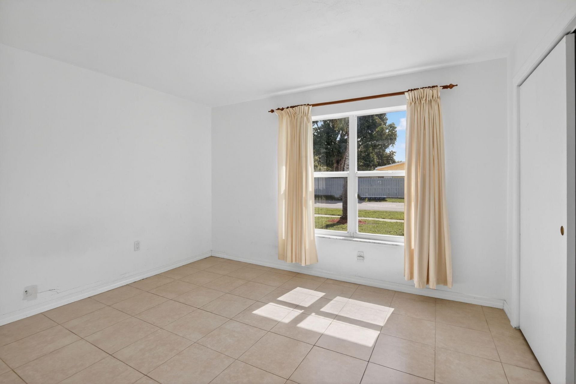 2205 NW 72nd Avenue, Sunrise, FL 33313 Photo