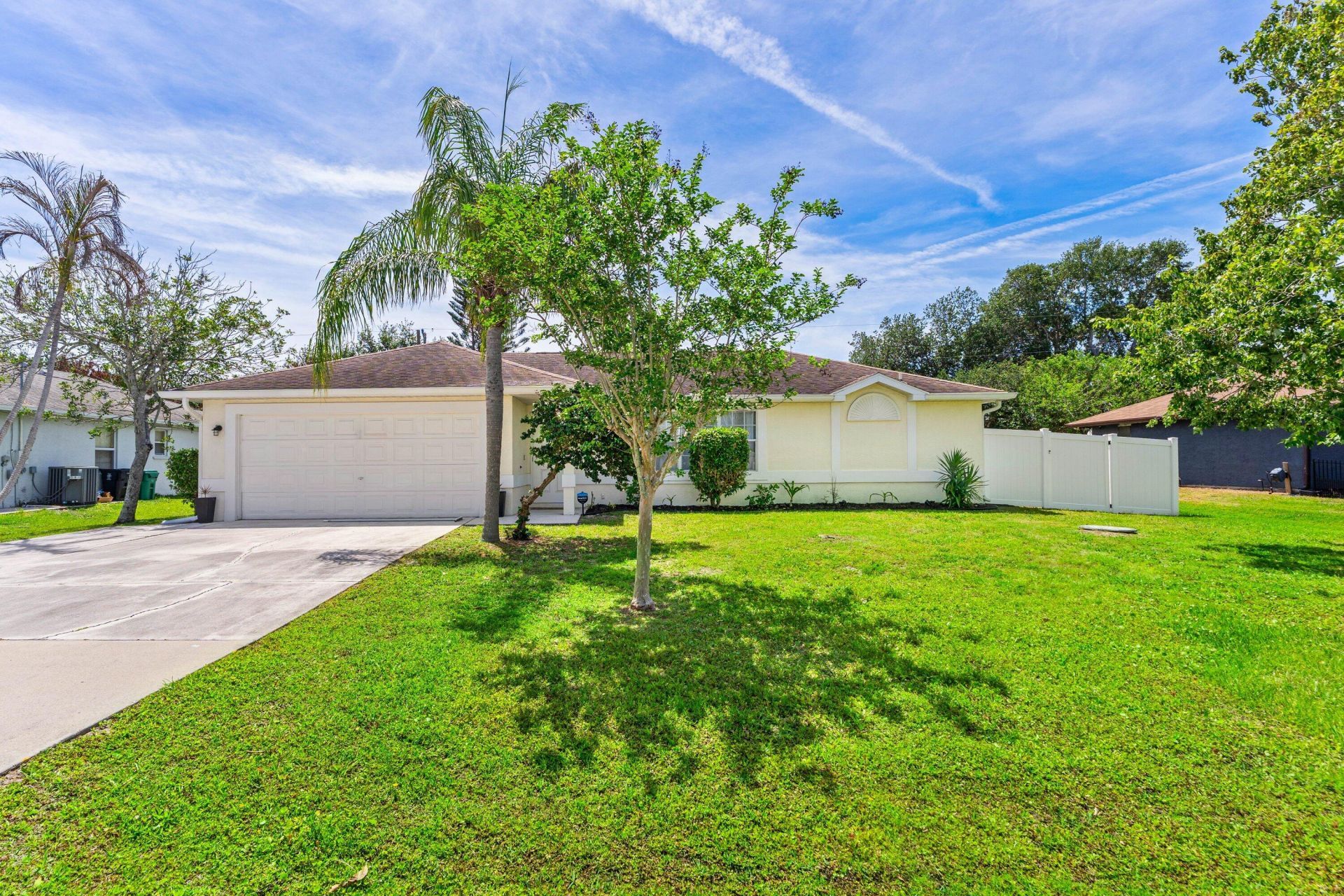 2814 SE Melaleuca Boulevard, Port Saint Lucie, FL 34952 Photo